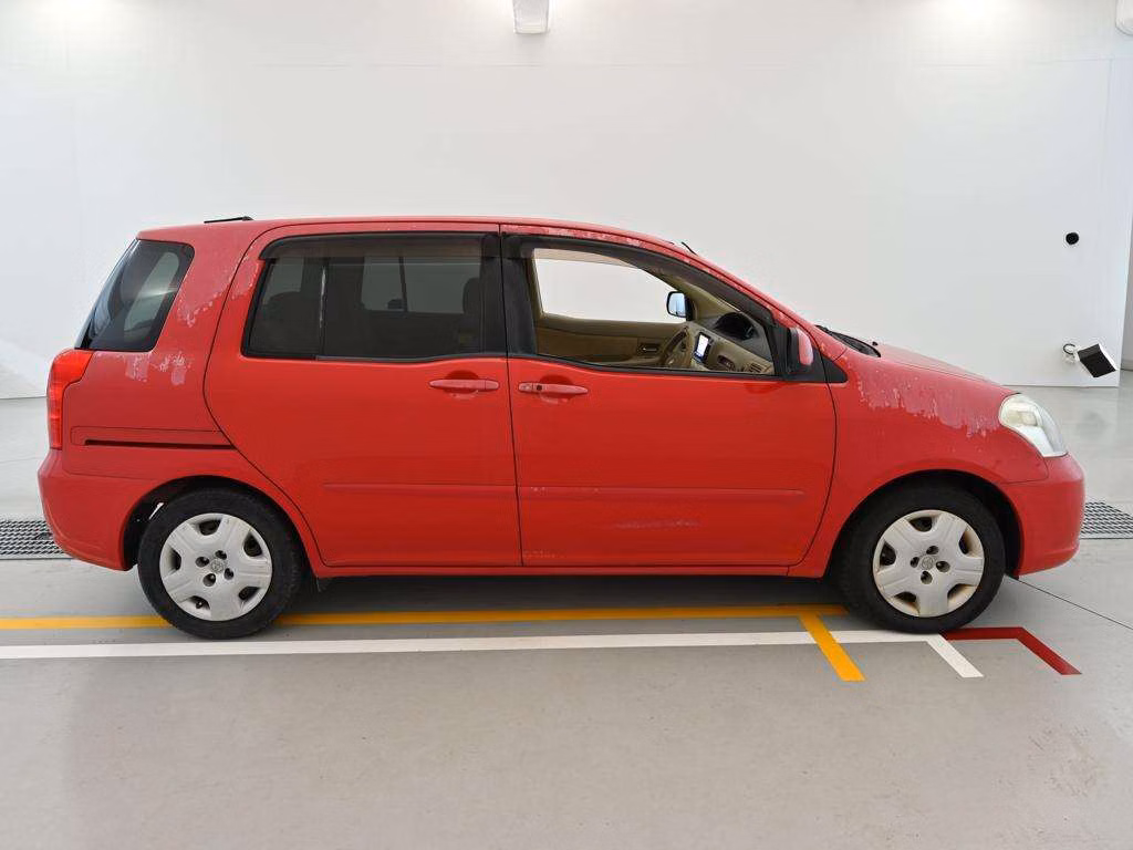 TOYOTA RAUM
