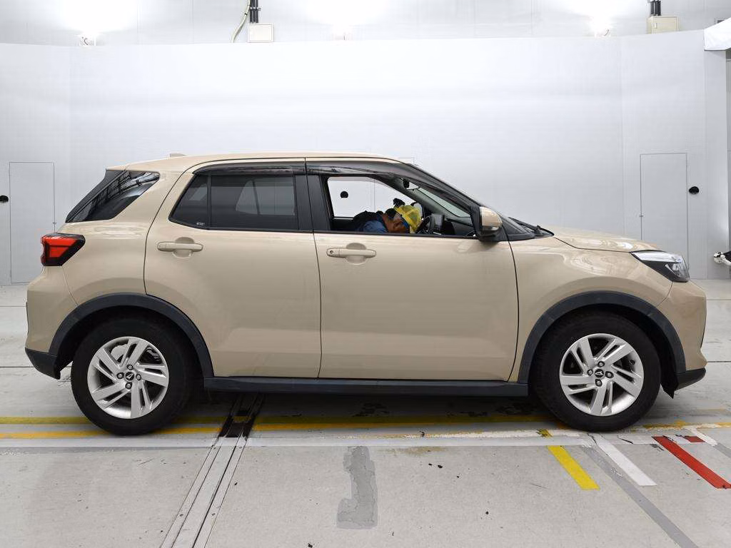 DAIHATSU ROCKY