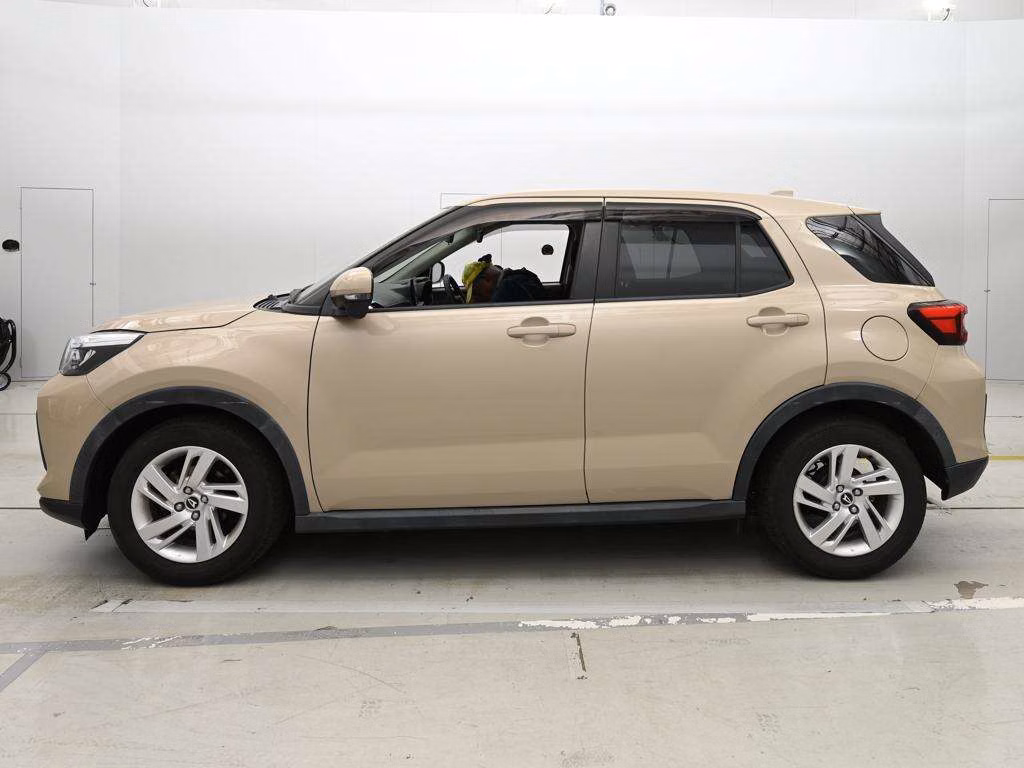 DAIHATSU ROCKY