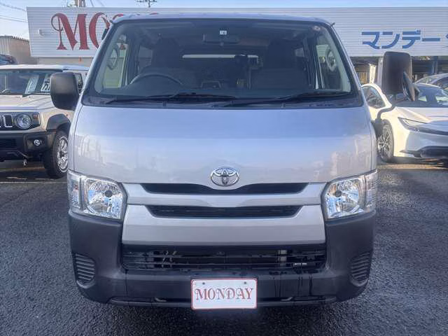 TOYOTA REGIUS ACE