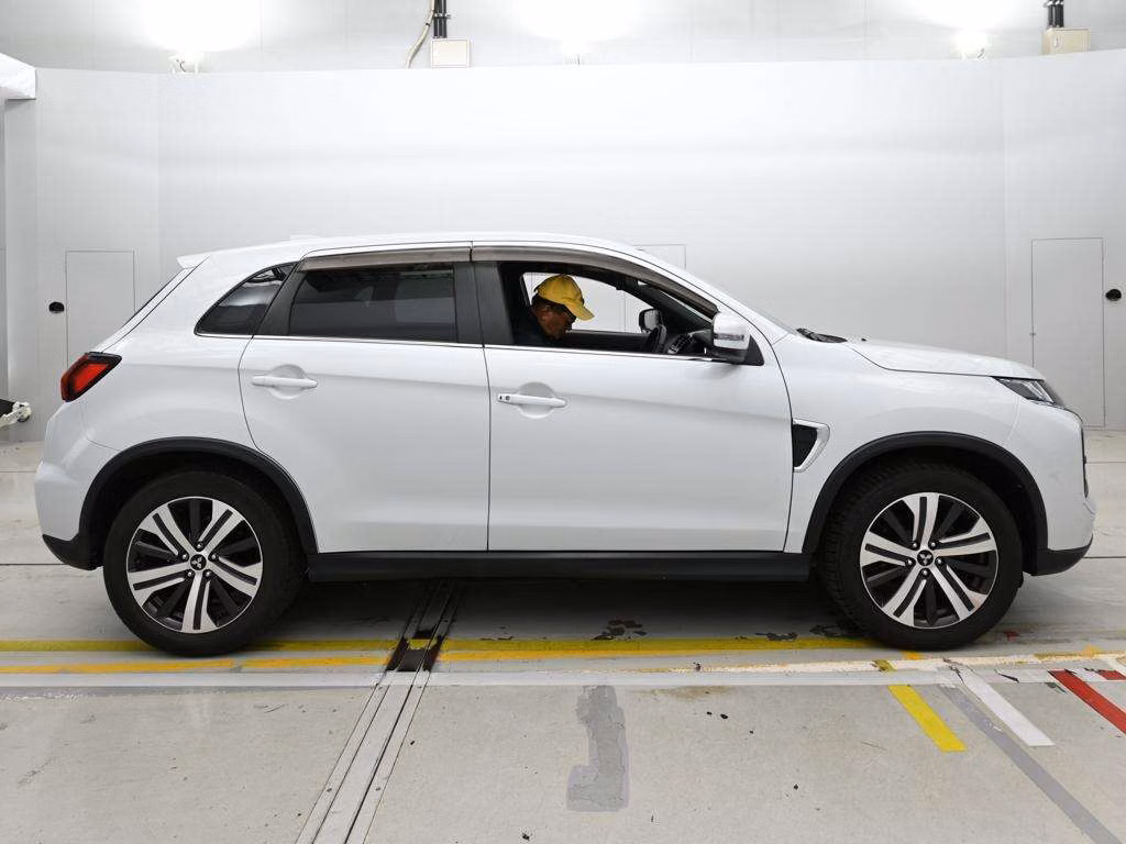 MITSUBISHI RVR