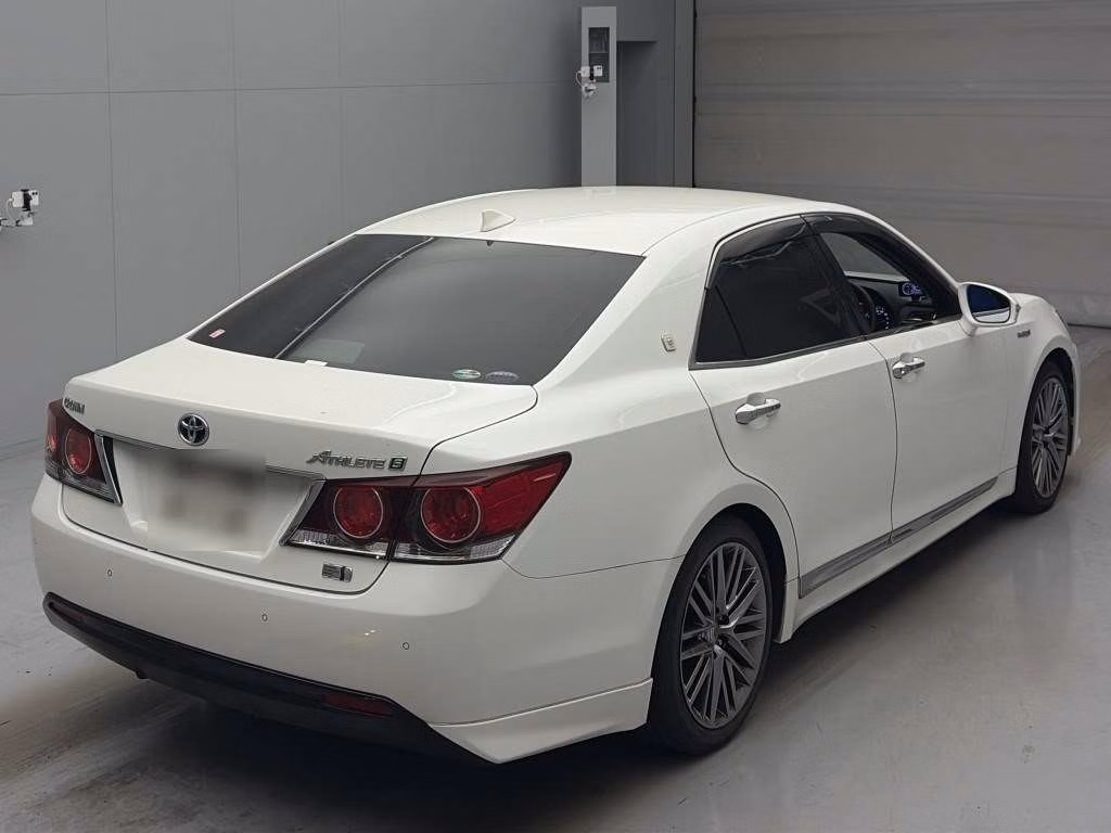 TOYOTA CROWN