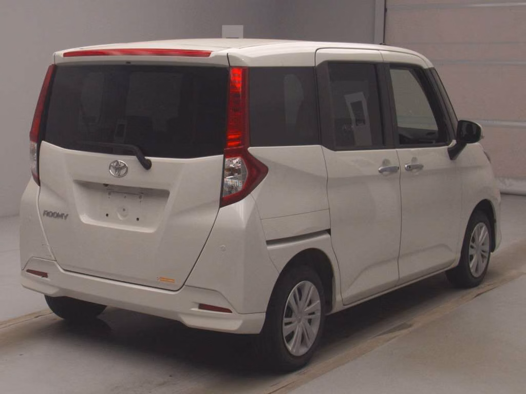 TOYOTA ROOMY
