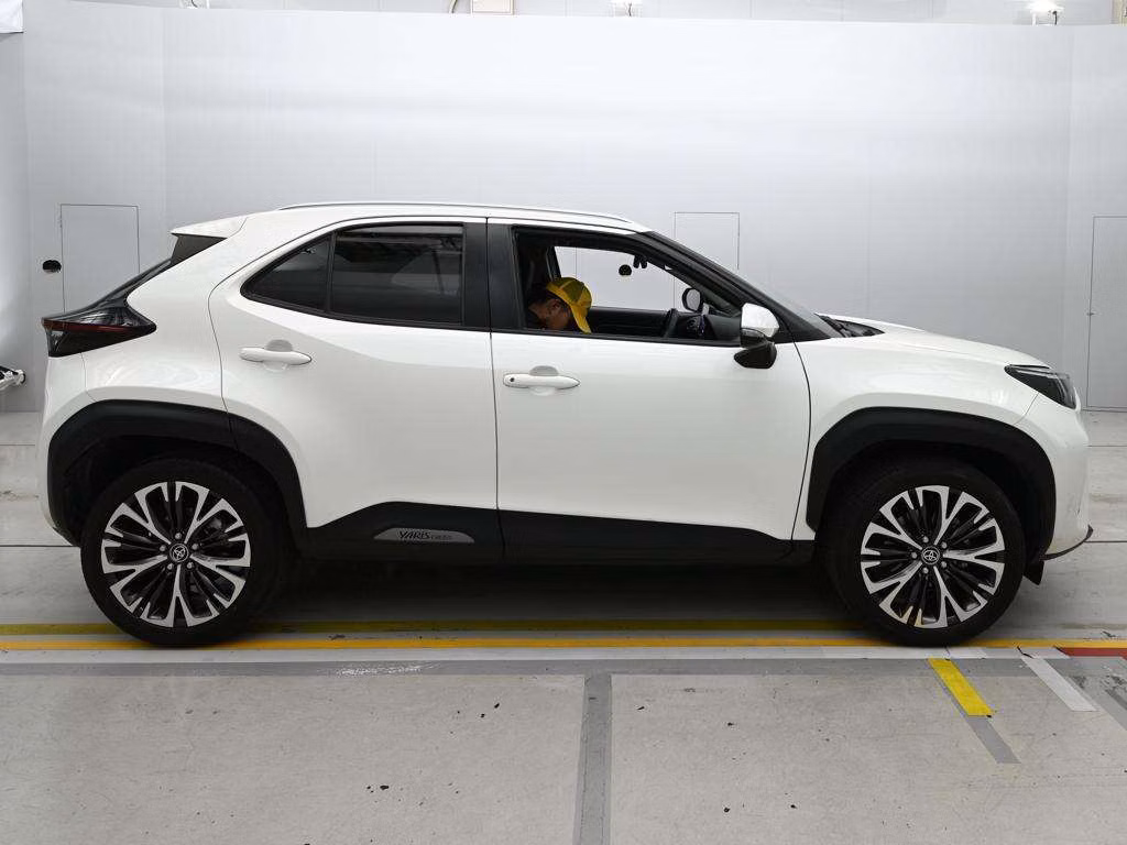 TOYOTA YARIS CROSS