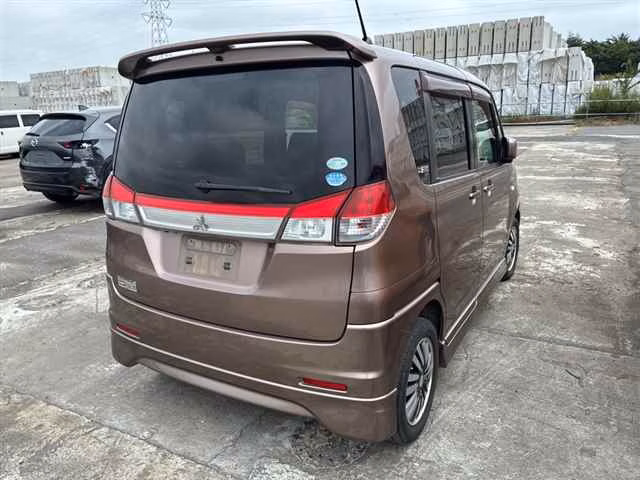 MITSUBISHI DELICA D:2