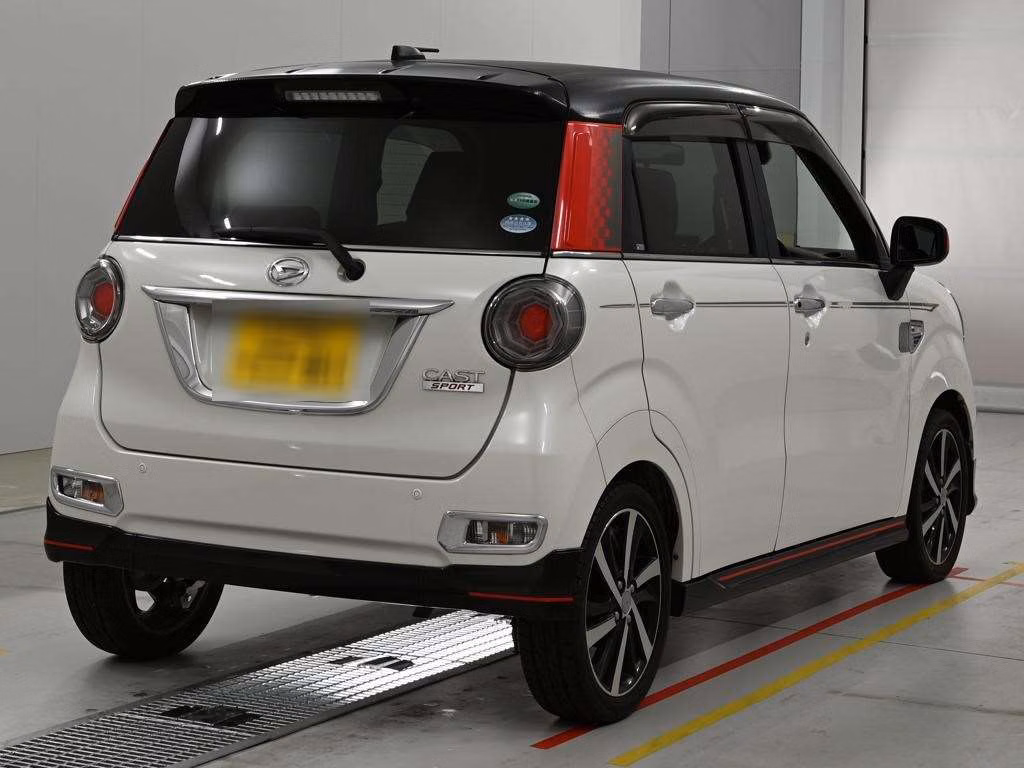 DAIHATSU CAST