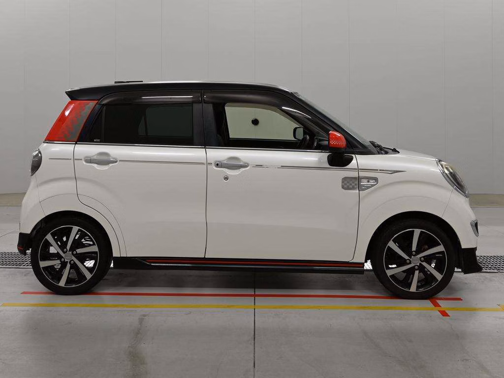 DAIHATSU CAST