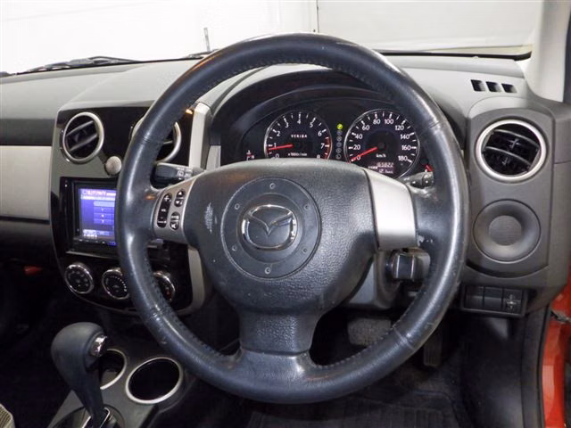 MAZDA VERISA