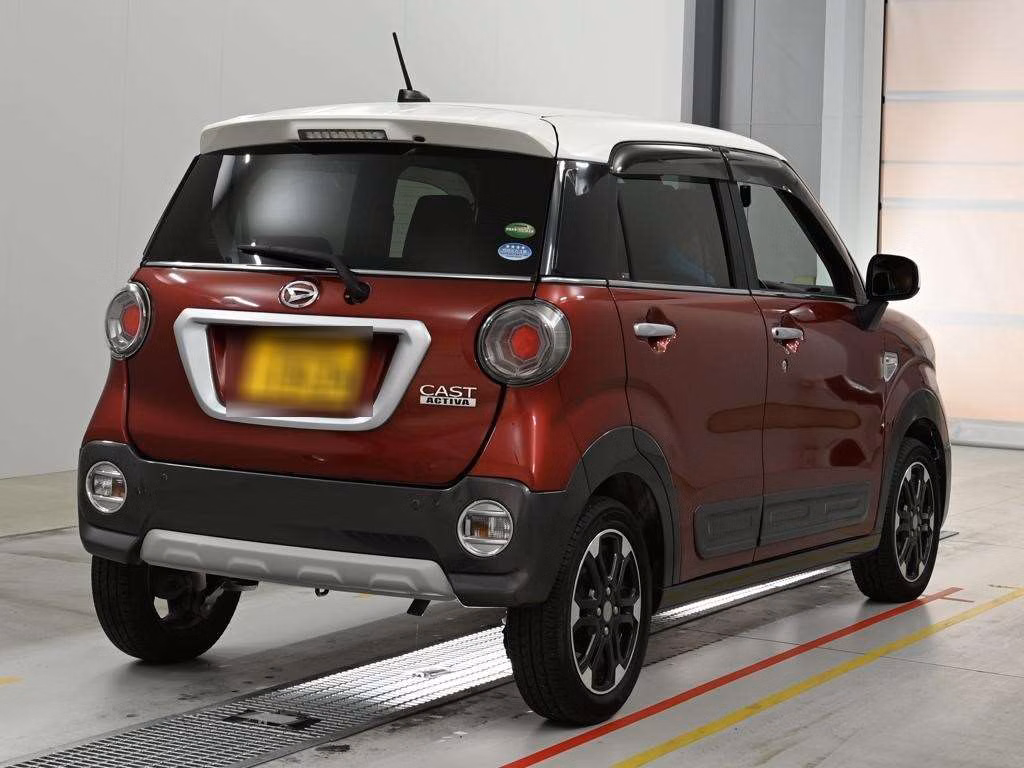 DAIHATSU CAST