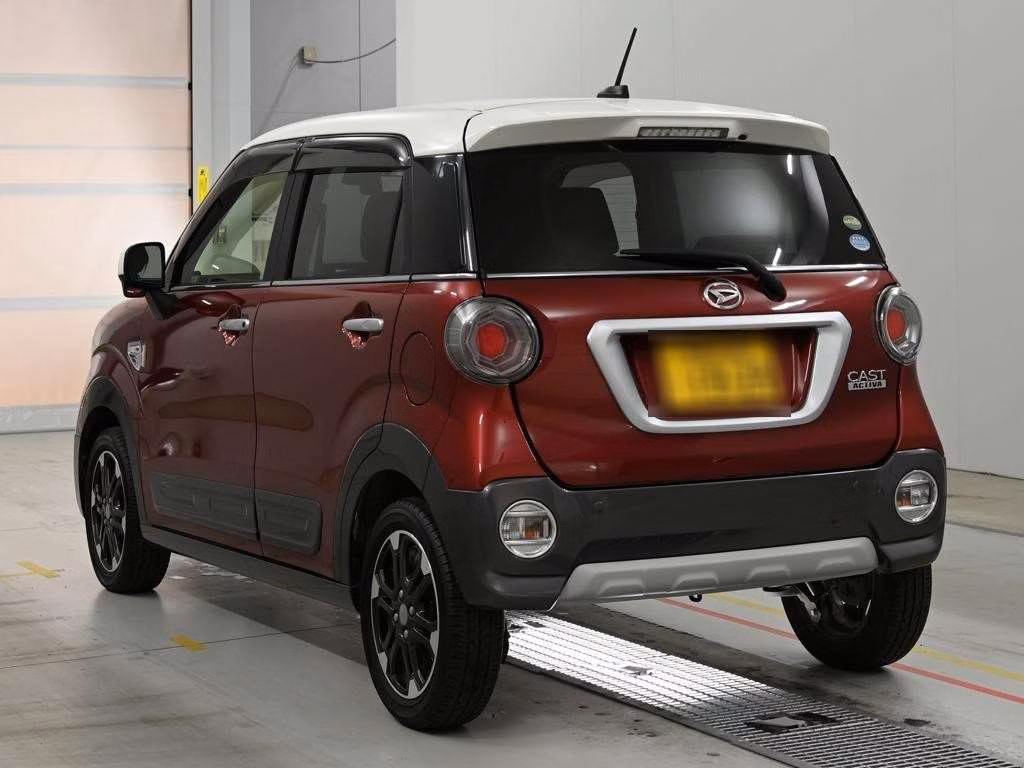 DAIHATSU CAST