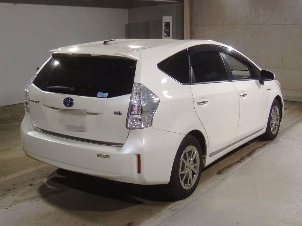 TOYOTA PRIUS ALPHA