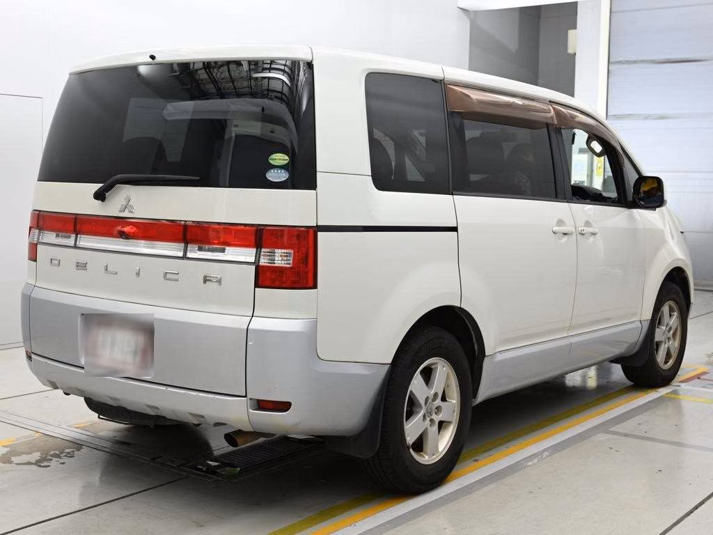 MITSUBISHI DELICA D:5