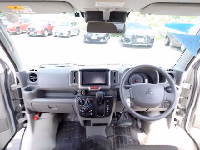 MITSUBISHI MINICAB