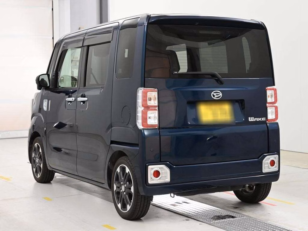 DAIHATSU WAKE