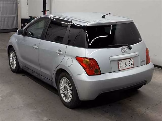 TOYOTA IST