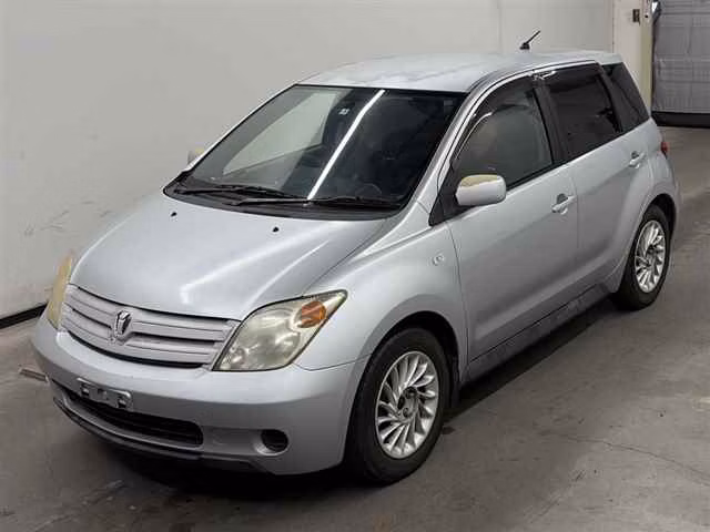 TOYOTA IST