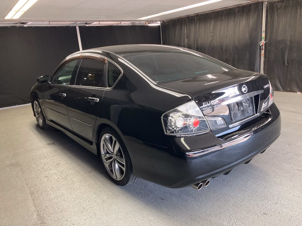 NISSAN FUGA