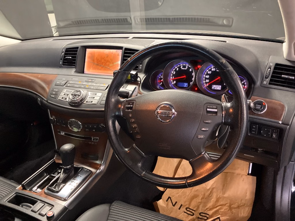 NISSAN FUGA