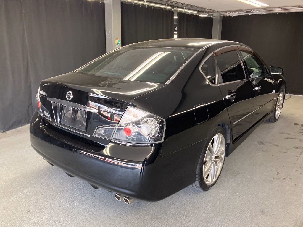 NISSAN FUGA
