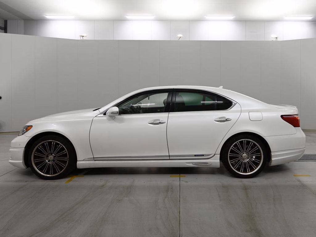 LEXUS LS600H
