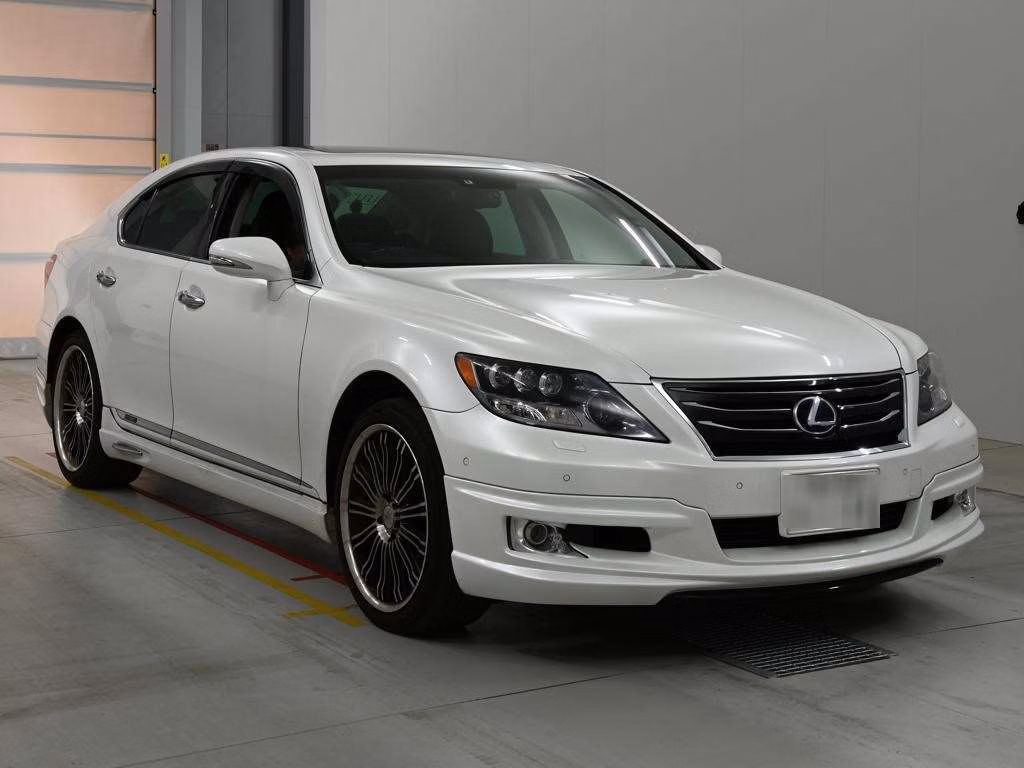 LEXUS LS600H