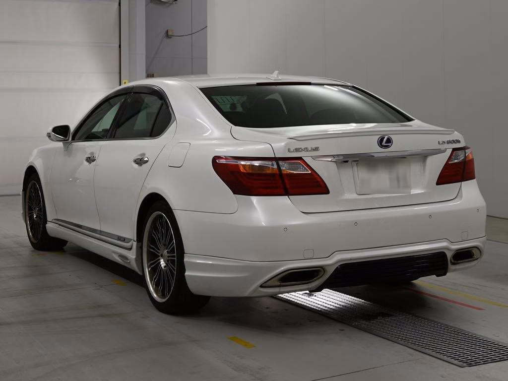 LEXUS LS600H