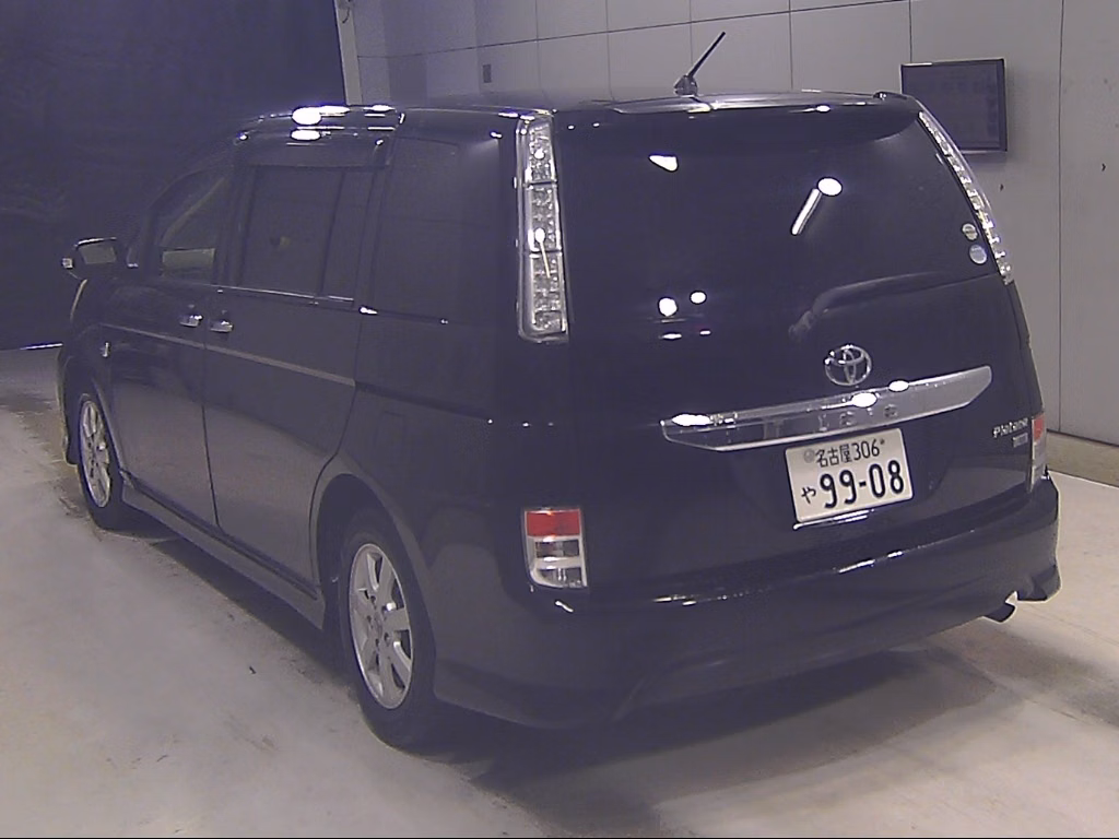 TOYOTA ISIS