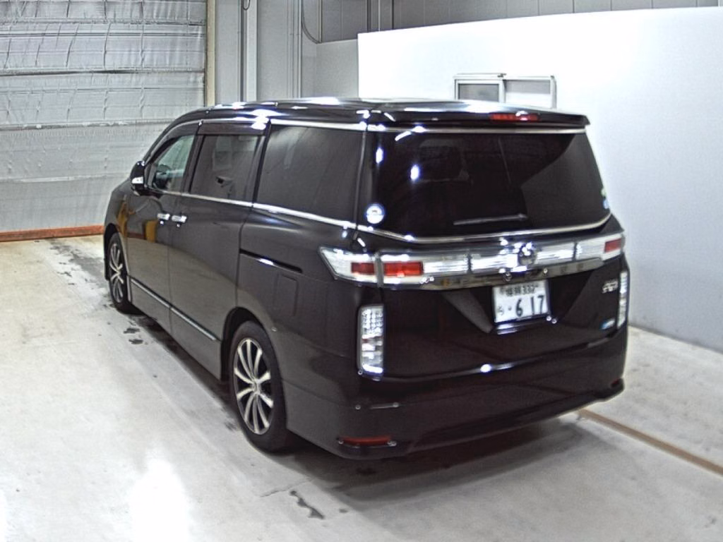 NISSAN ELGRAND