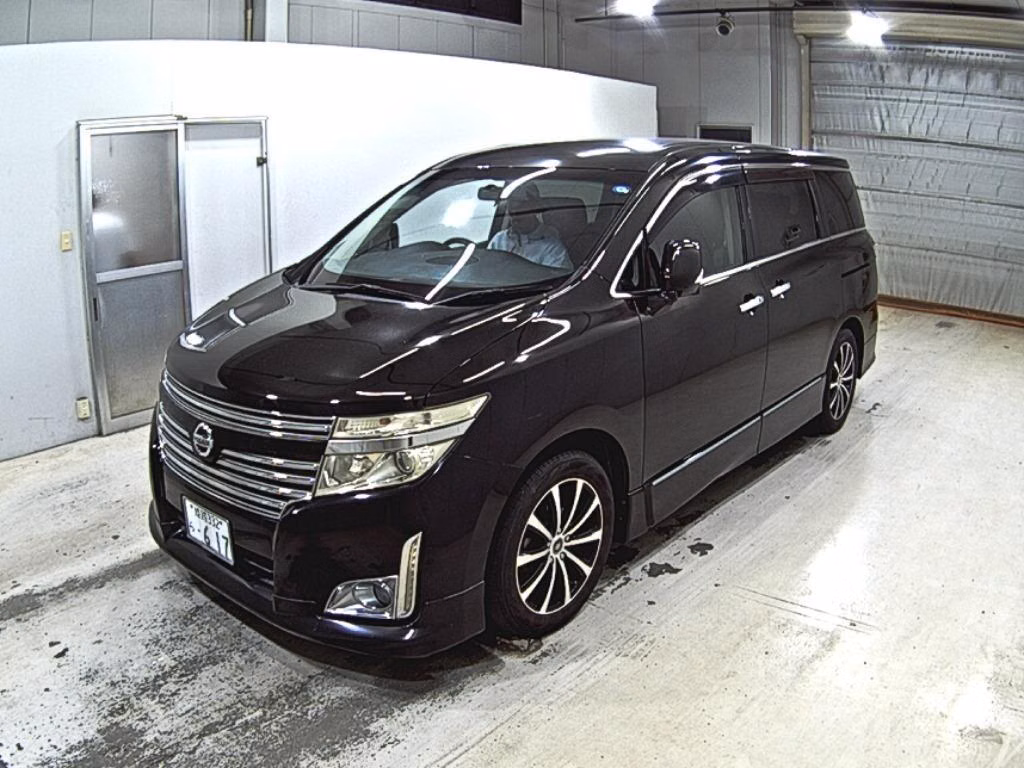 NISSAN ELGRAND