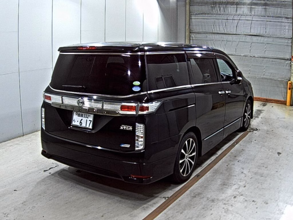 NISSAN ELGRAND