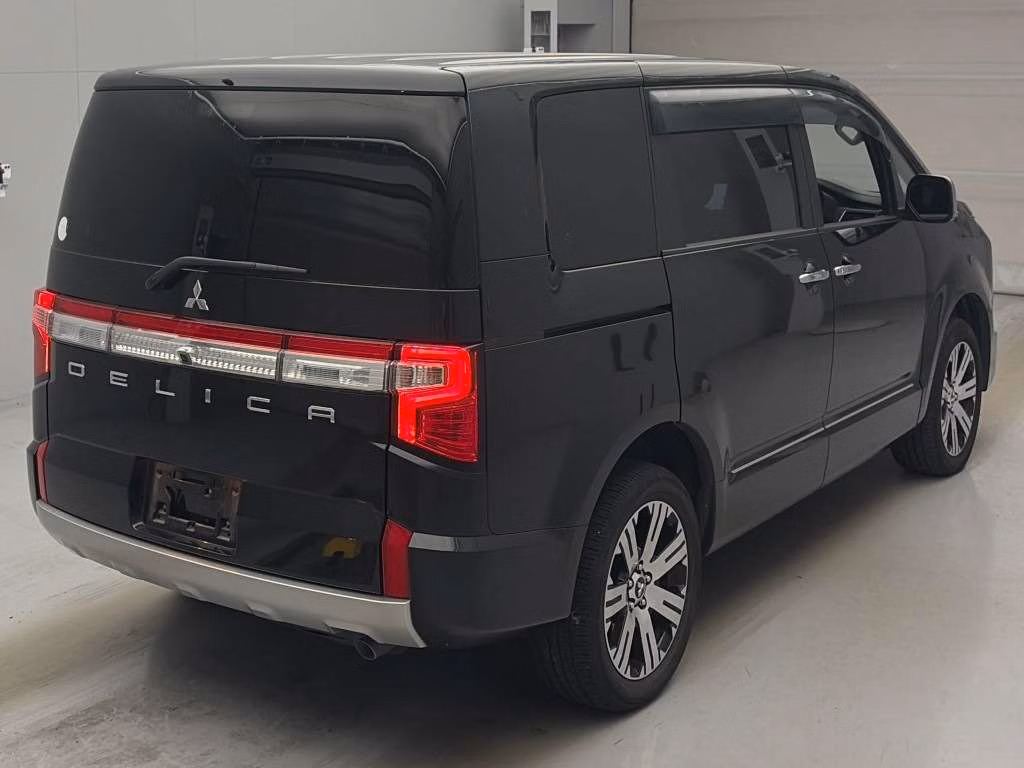 MITSUBISHI DELICA D:5