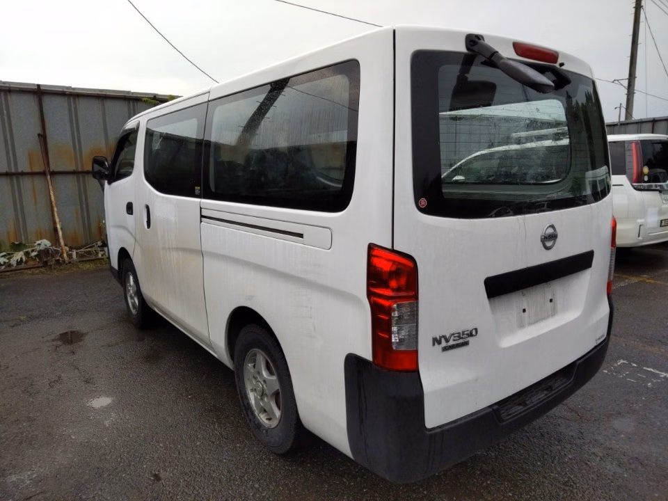 NISSAN NV350 CARAVAN