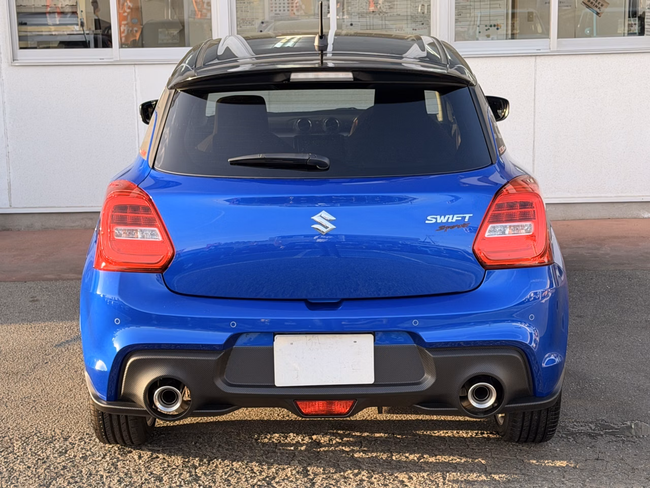 SUZUKI SWIFT