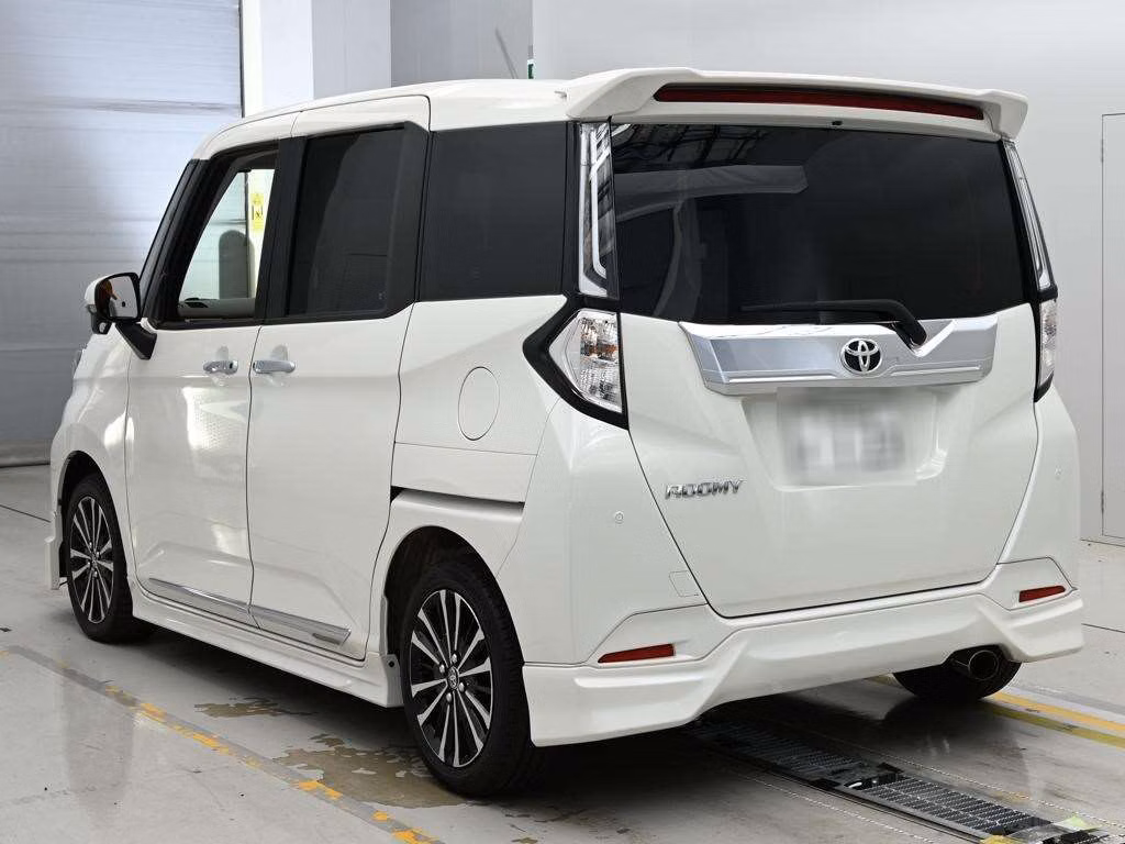 TOYOTA ROOMY