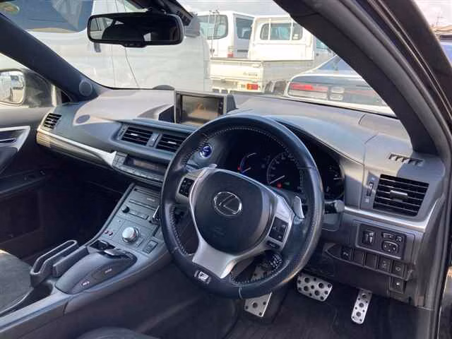 LEXUS CT200H