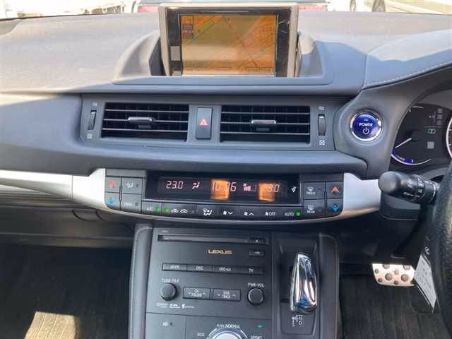 LEXUS CT200H