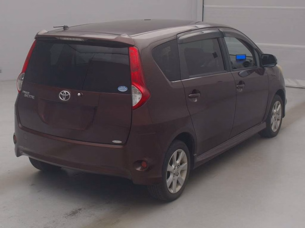 TOYOTA PASSO SETTE