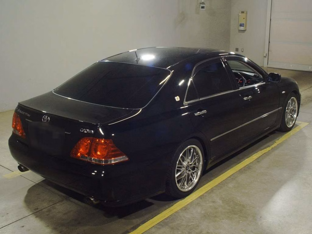 TOYOTA CROWN