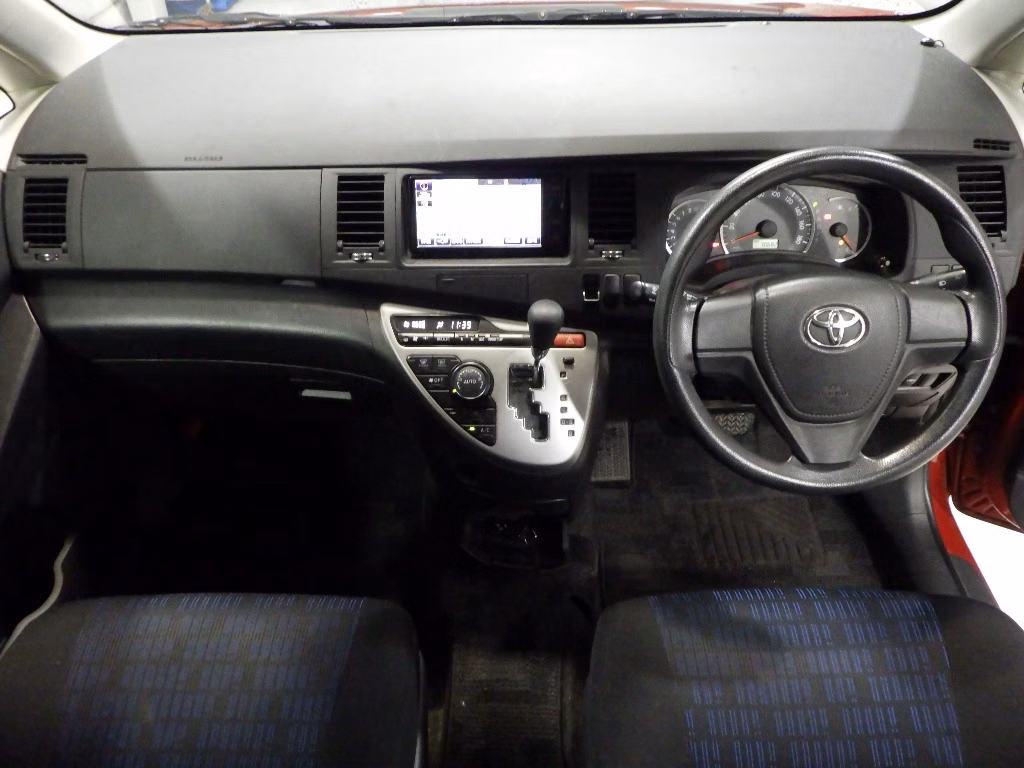 TOYOTA ISIS
