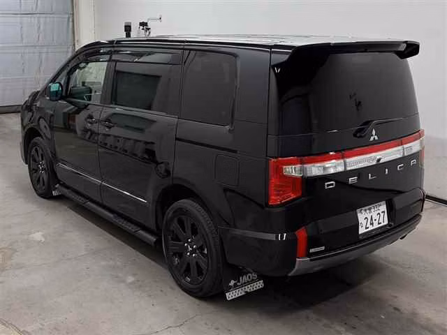 MITSUBISHI DELICA D:5