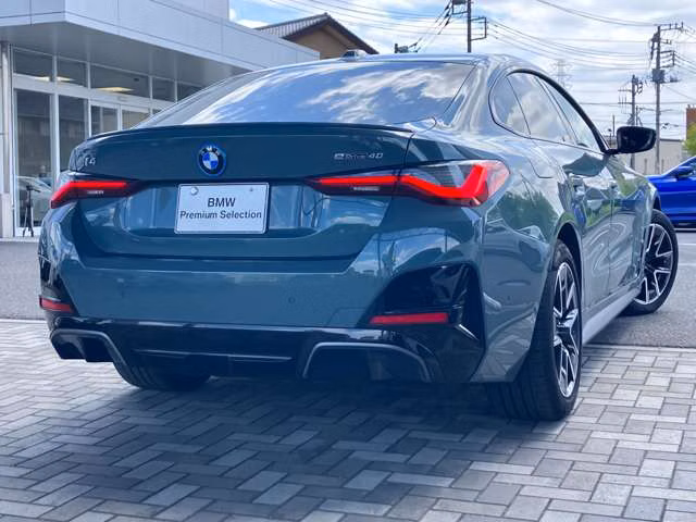 BMW I4
