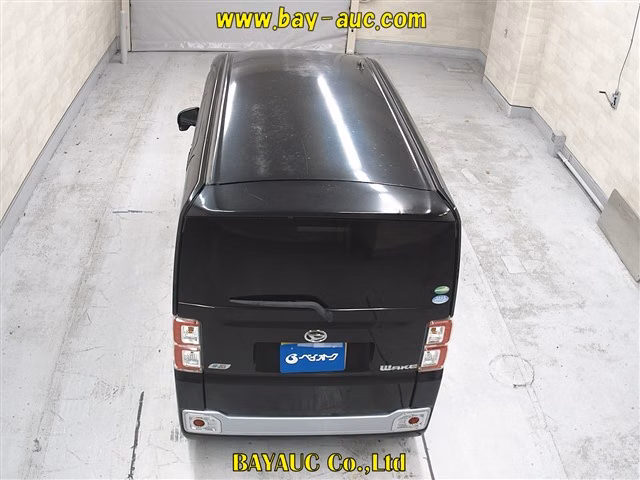 DAIHATSU WAKE
