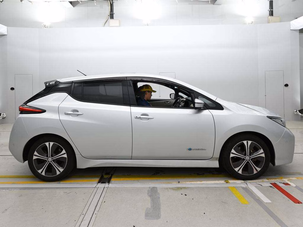 NISSAN LEAF