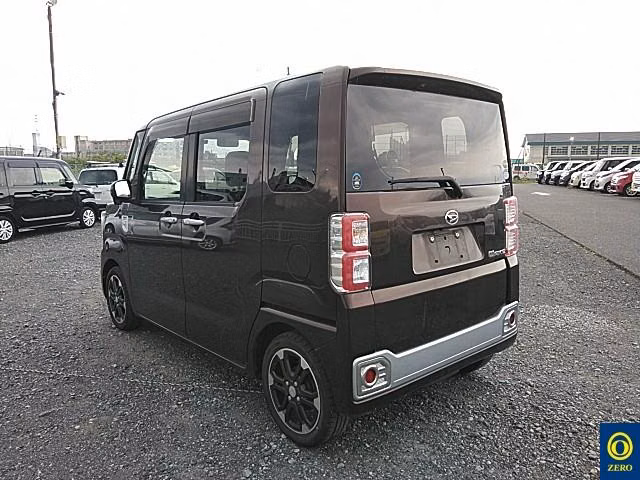 DAIHATSU WAKE
