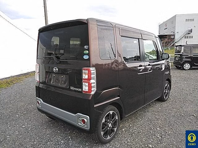 DAIHATSU WAKE