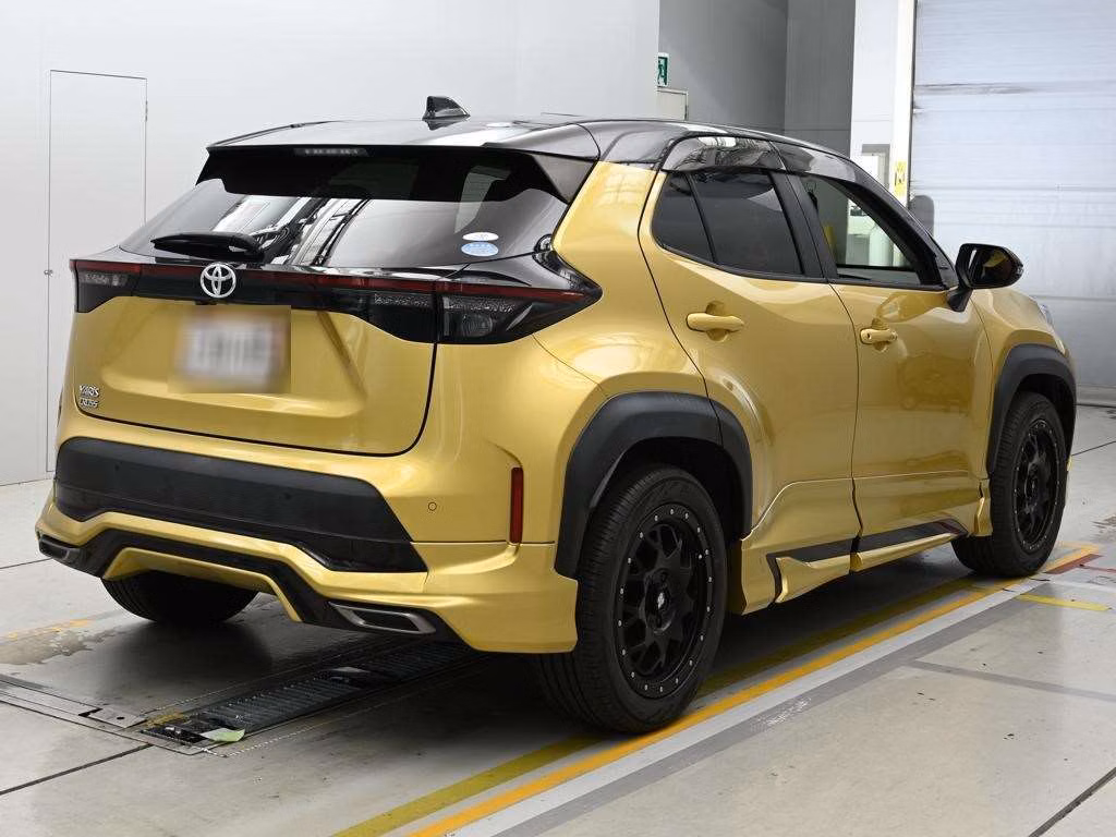TOYOTA YARIS CROSS