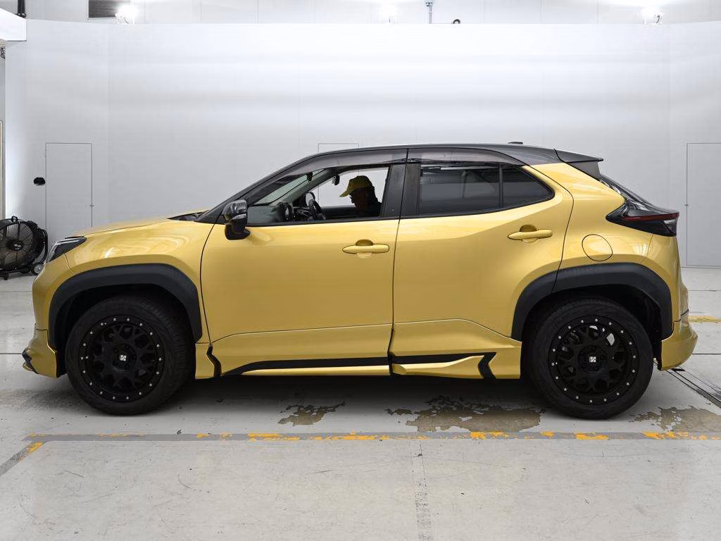 TOYOTA YARIS CROSS