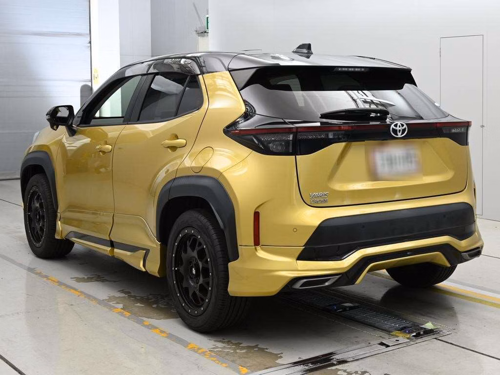 TOYOTA YARIS CROSS