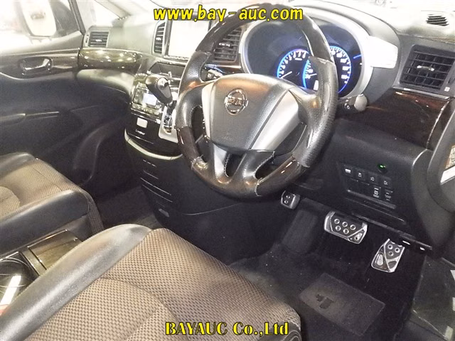 NISSAN ELGRAND