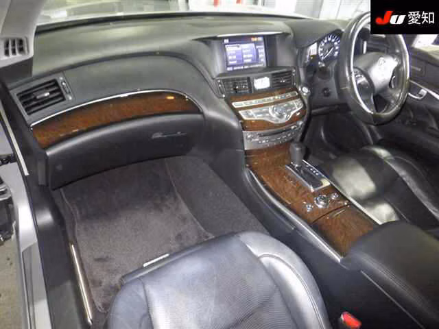 NISSAN FUGA